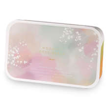 Moonlit Rose Green sample blend